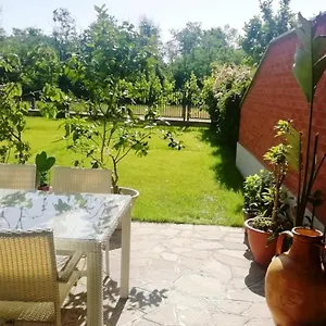 Accogliente Bilocale Con Giardino Vicino A Milano Italia